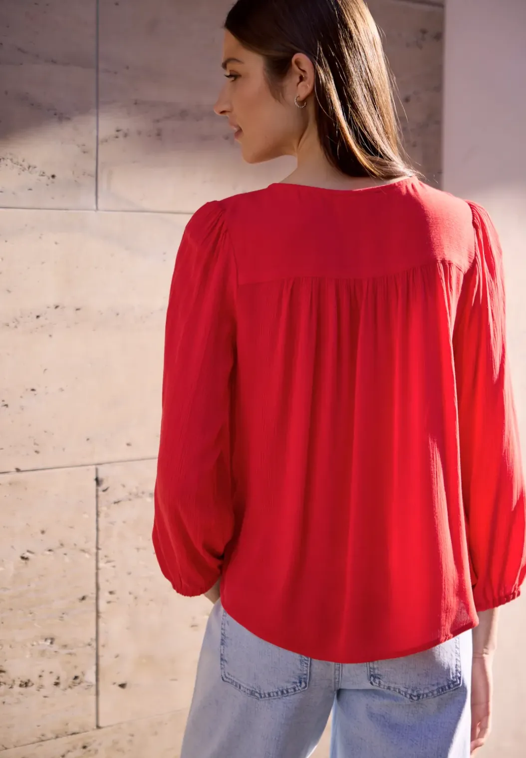 3/4 mouw blouse met ronde hals en knopen