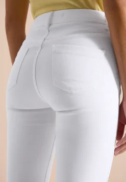 3/4 Slim Leg jeans in Slim Fit