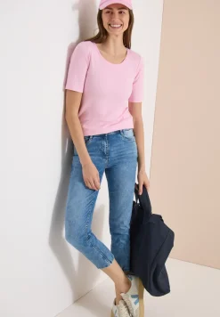 3/4 Slim Leg jeans in Slim Fit