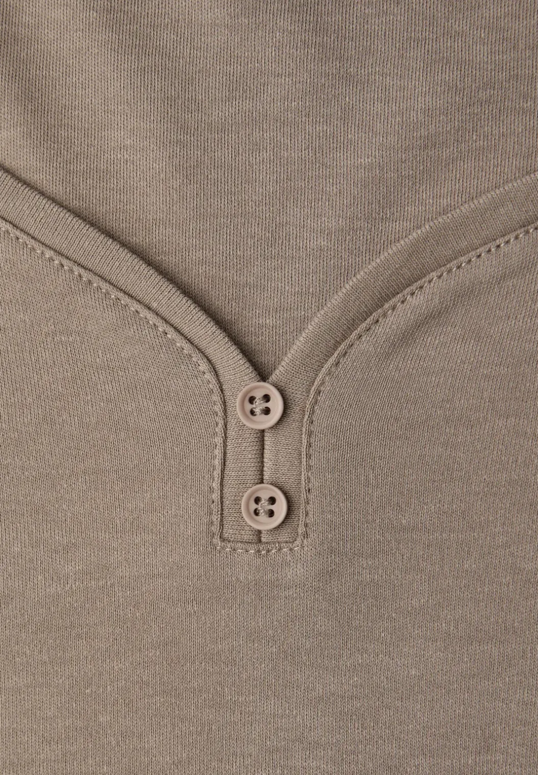 Basic shirt met knoopdetail