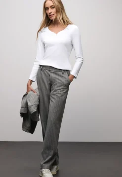 Basic shirt met knoopdetail