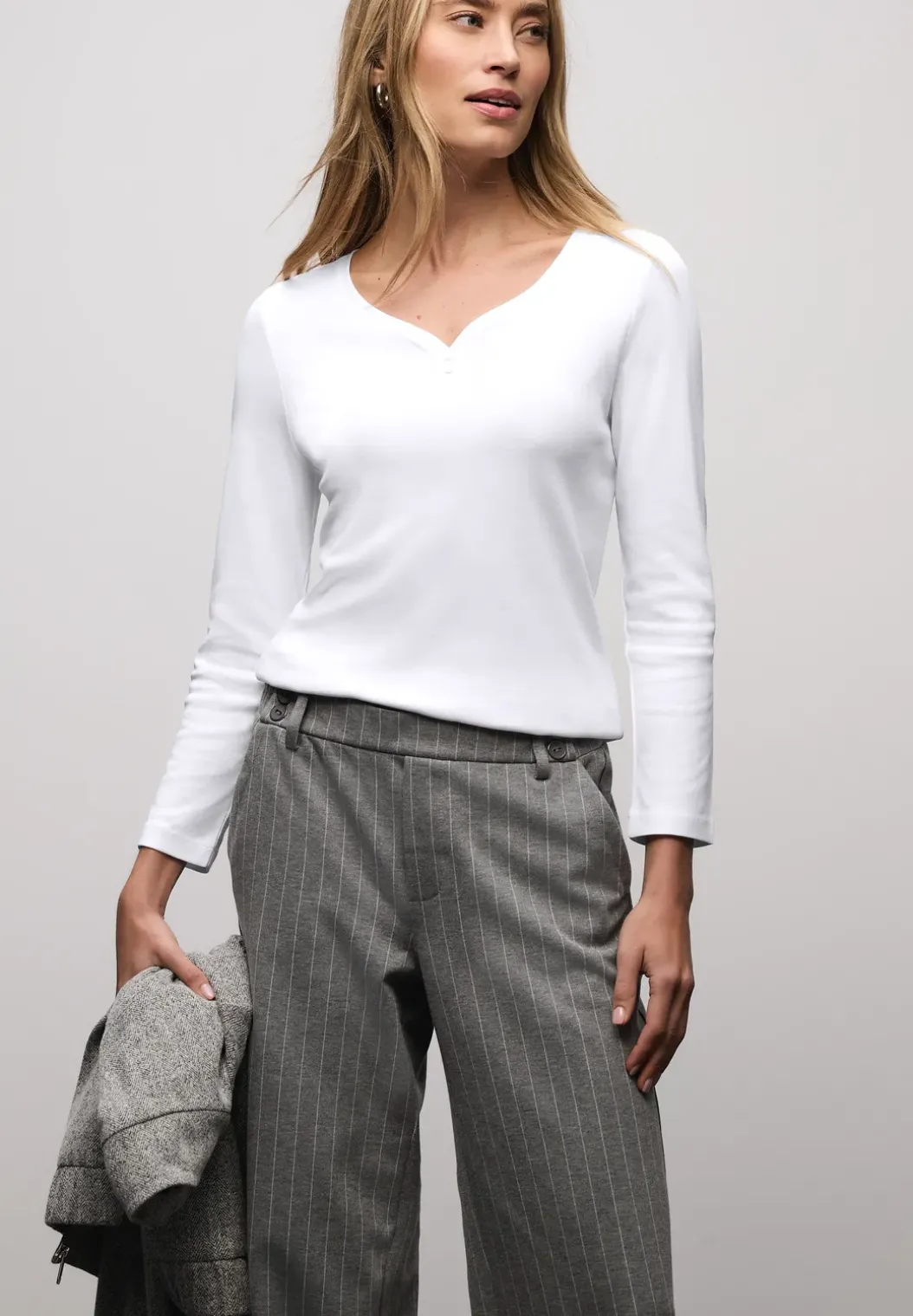Basic shirt met knoopdetail