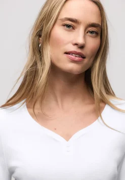 Basic shirt met knoopdetail