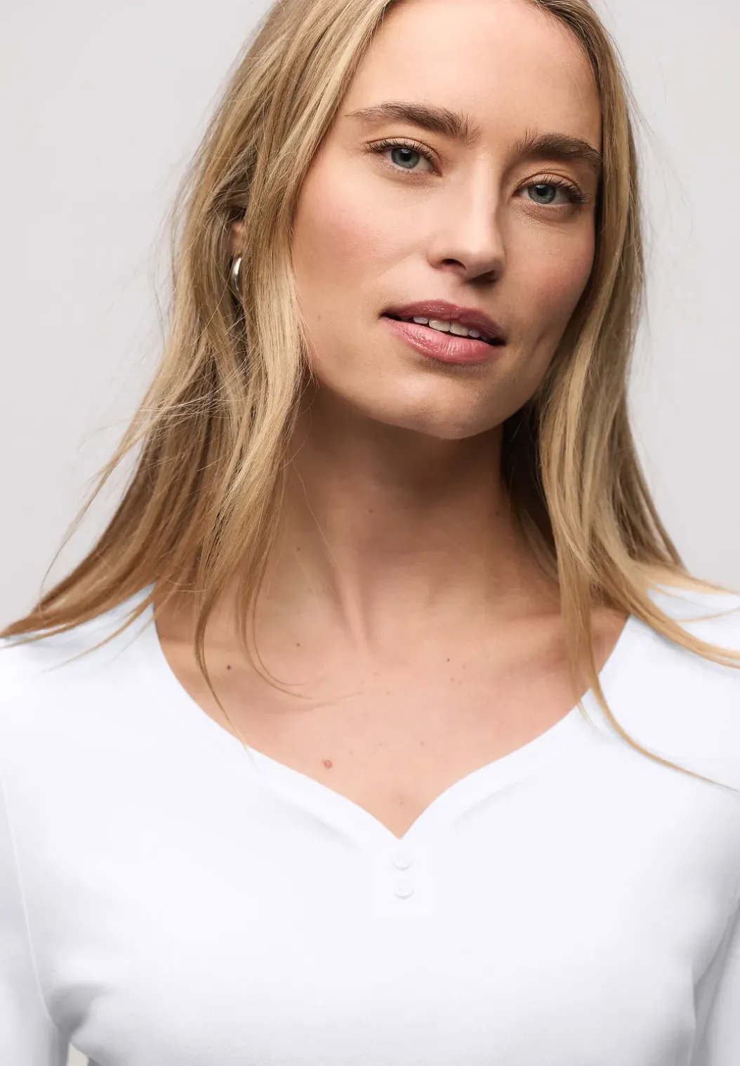 Basic shirt met knoopdetail