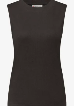 Basic top met geribbelde textuur