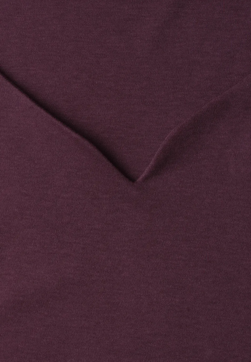 Basic top met hartvormige halslijn