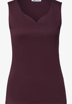 Basic top met hartvormige halslijn