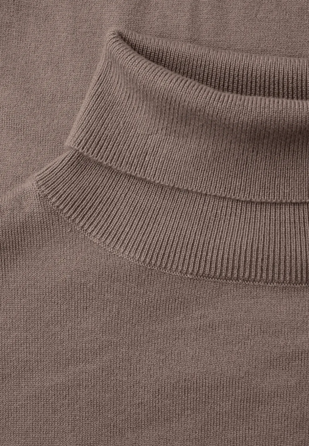 Basic trui met rolkraag