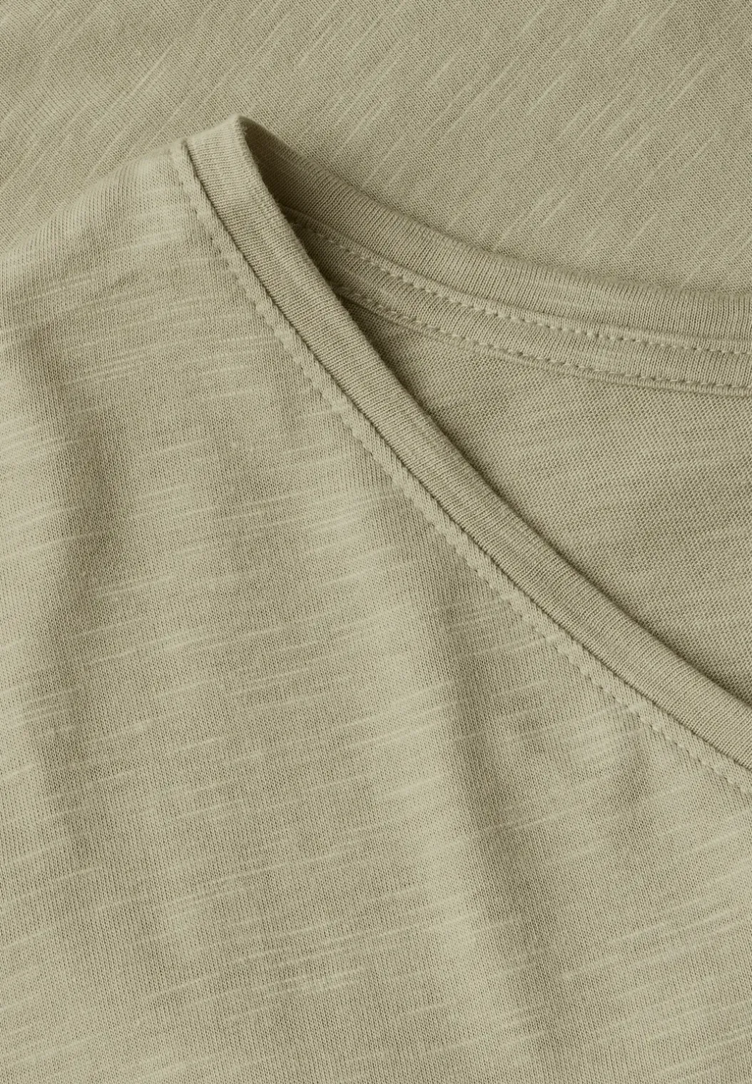 Basic shirt met V-hals