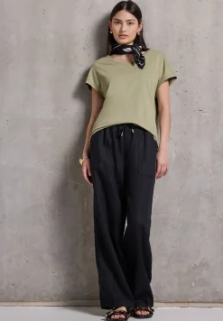 Basic shirt met V-hals