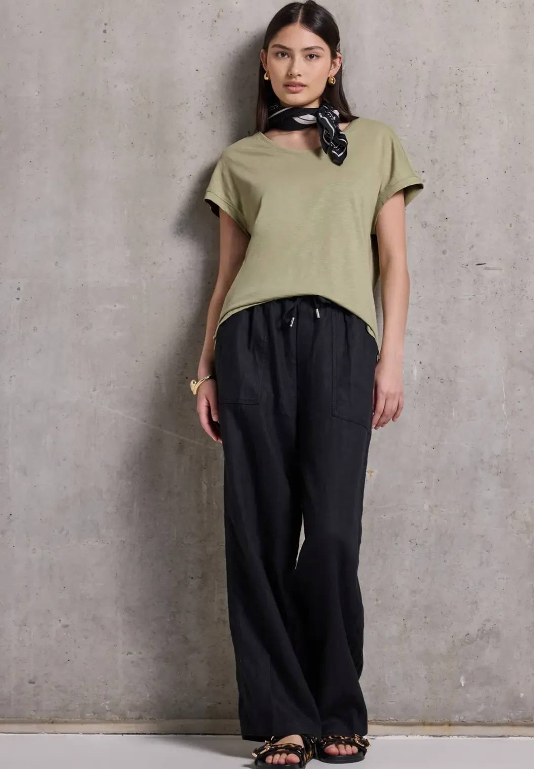 Basic shirt met V-hals