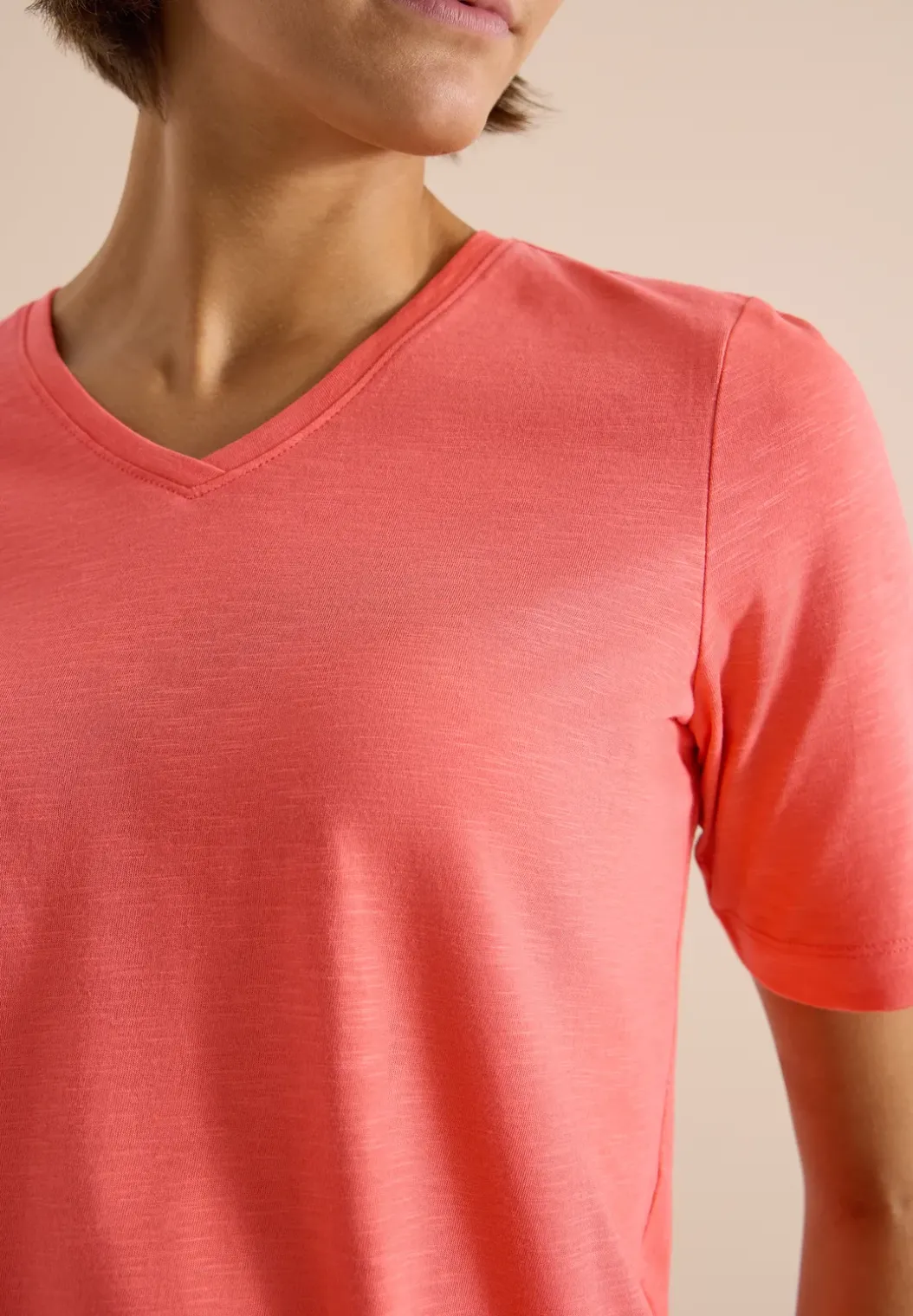 Basic Shirt met V-hals