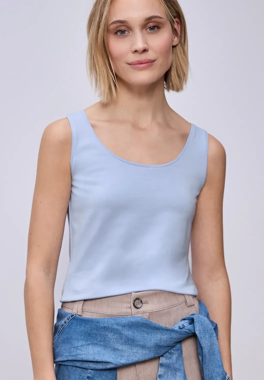 Basis top