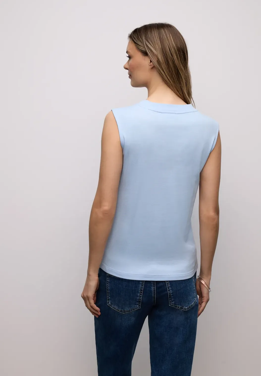 Basis top
