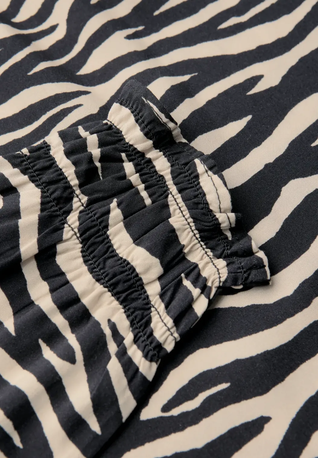 Bedrukte blouse met smokdetails