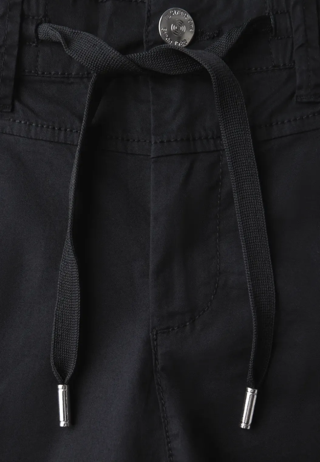 Bermuda met koorddetail
