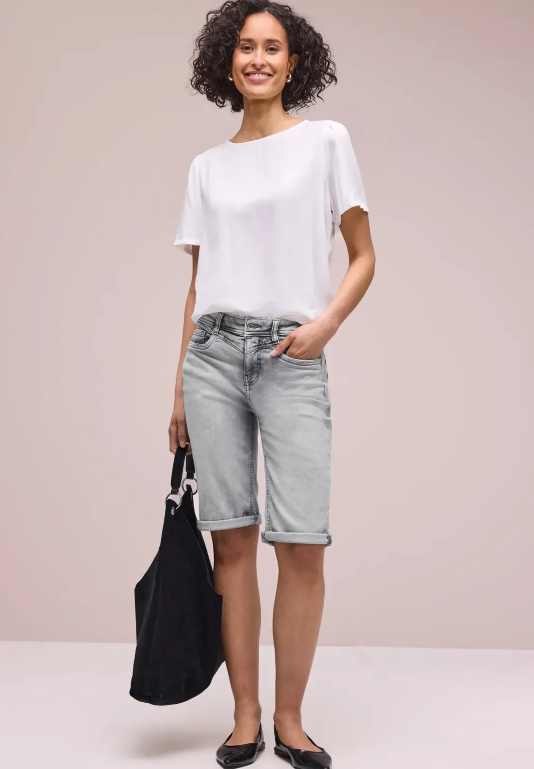 Bermuda met Slim Legs en omgeslagen detail