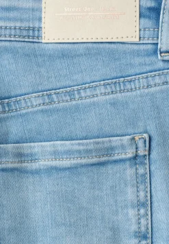 Bermuda met Slim Legs en omgeslagen detail