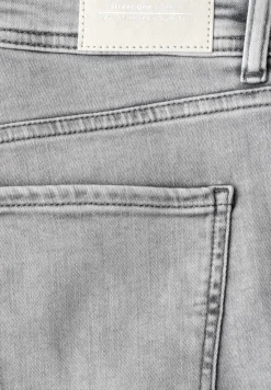 Bermuda met Slim Legs en omgeslagen detail