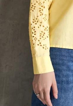Blouse met geborduurde mouwen