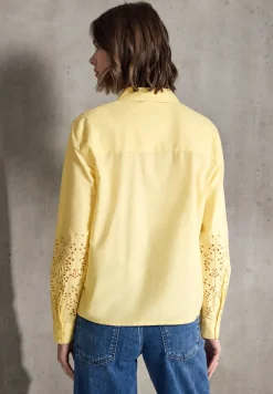 Blouse met geborduurde mouwen