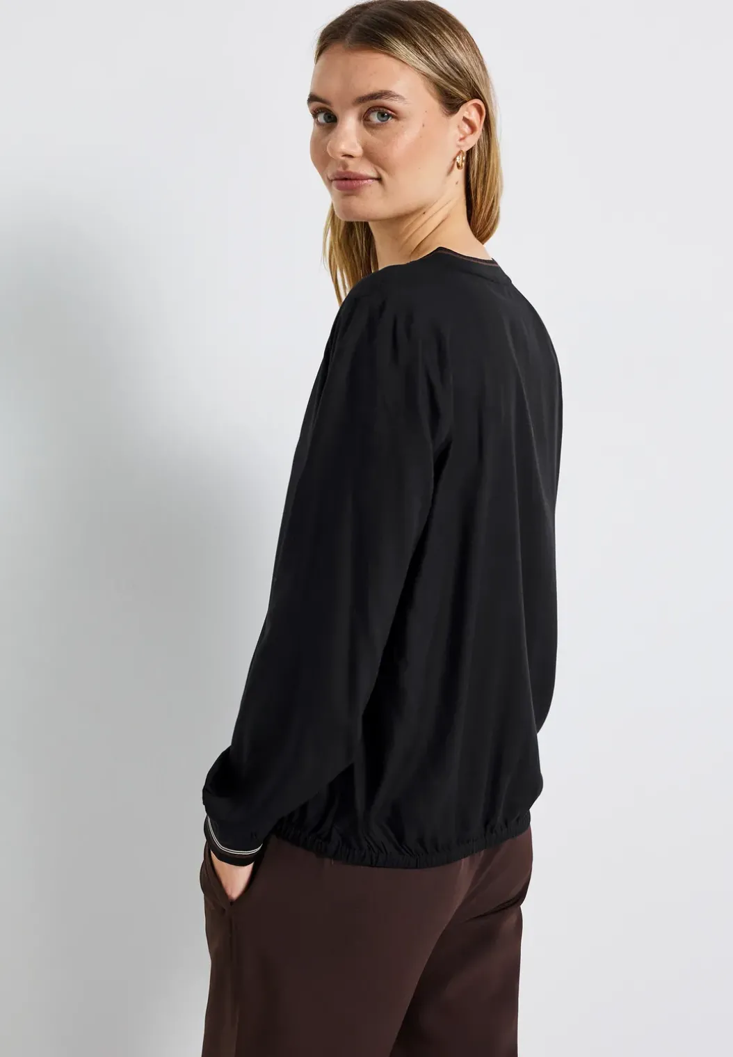 Blouse met gespleten hals en tape