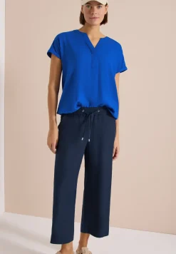 Blouse met korte mouwen en gespleten hals