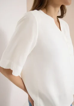 Blouse met korte mouwen en gespleten hals