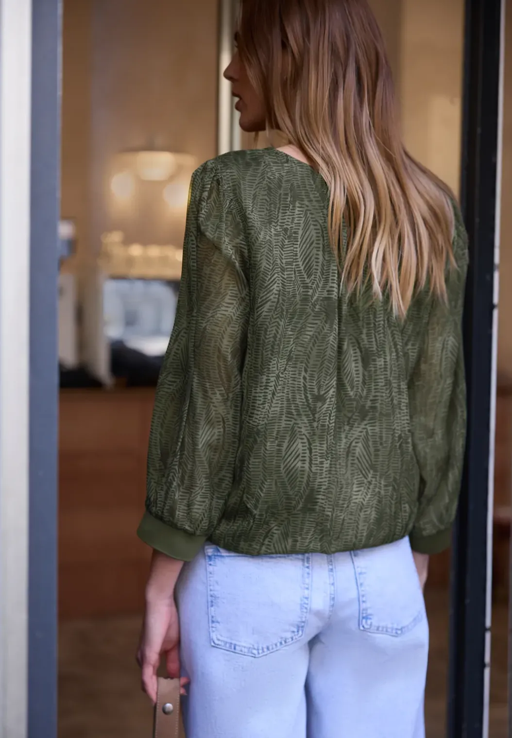Blouse met lange mouwen en V-hals in chiffon