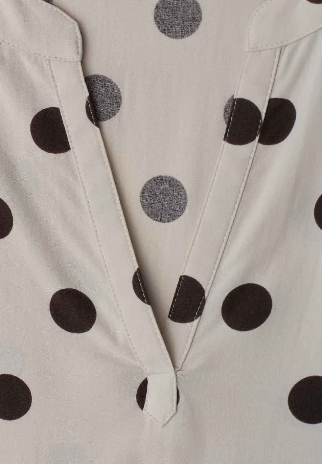 Blouse met losse schouders en gespleten hals