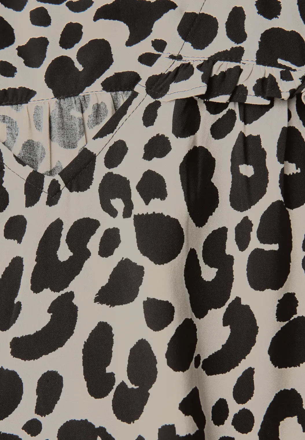 Blouse met V-hals en ruches