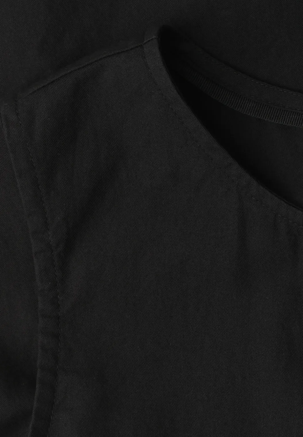Blousetop met banddetail aan de zoom
