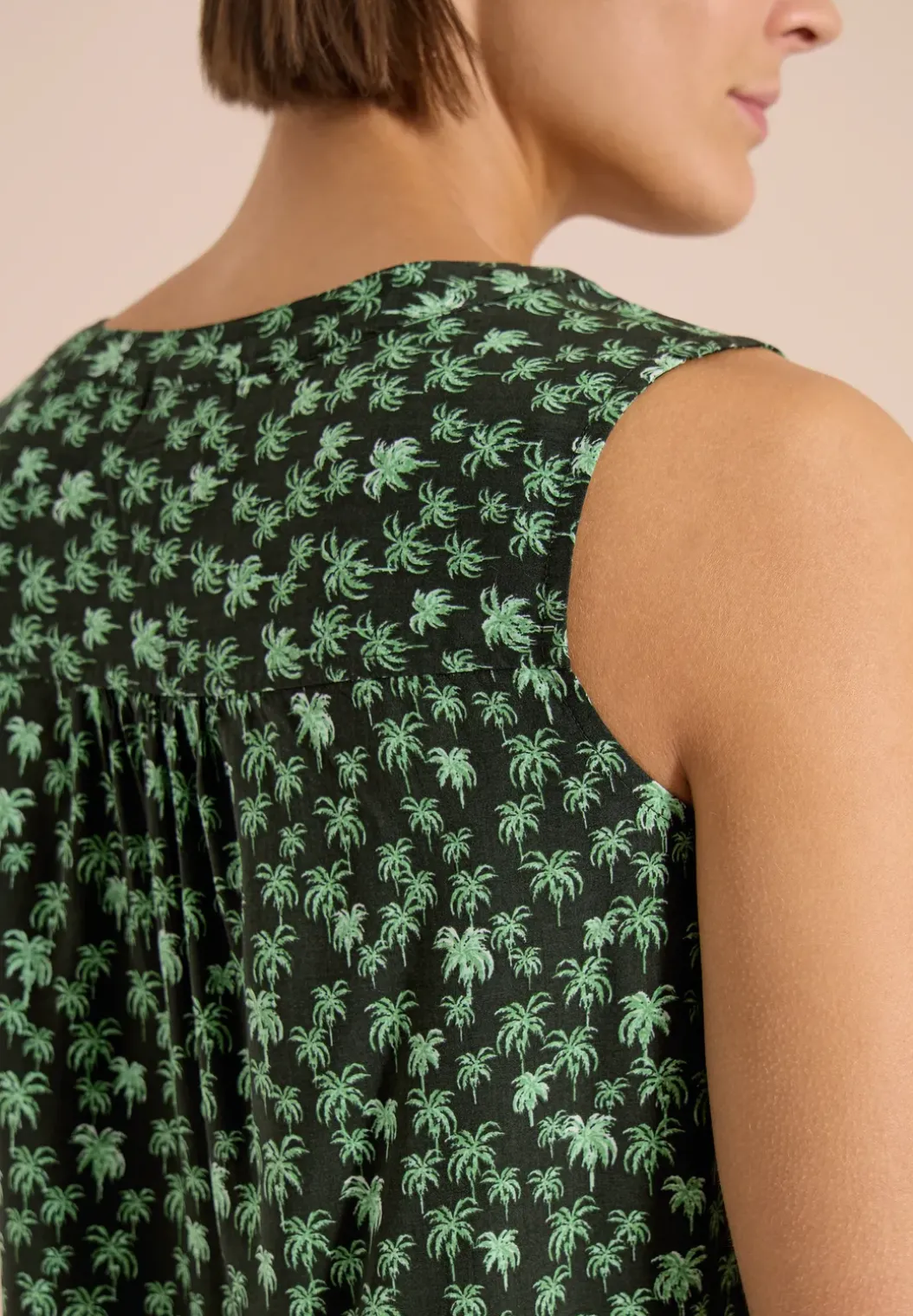 Blousetop met gespleten hals en palmboomprint