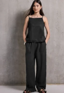 Blousetop met knoopdetail