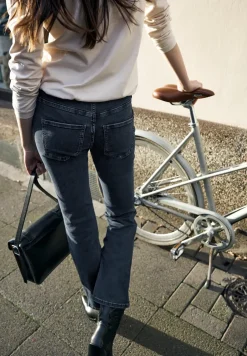 Bootcut jeans