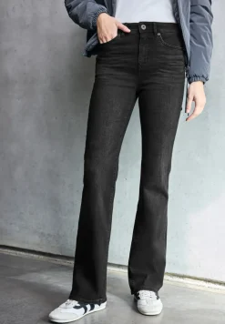 Bootcut jeans