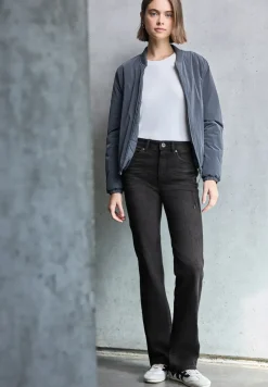Bootcut jeans