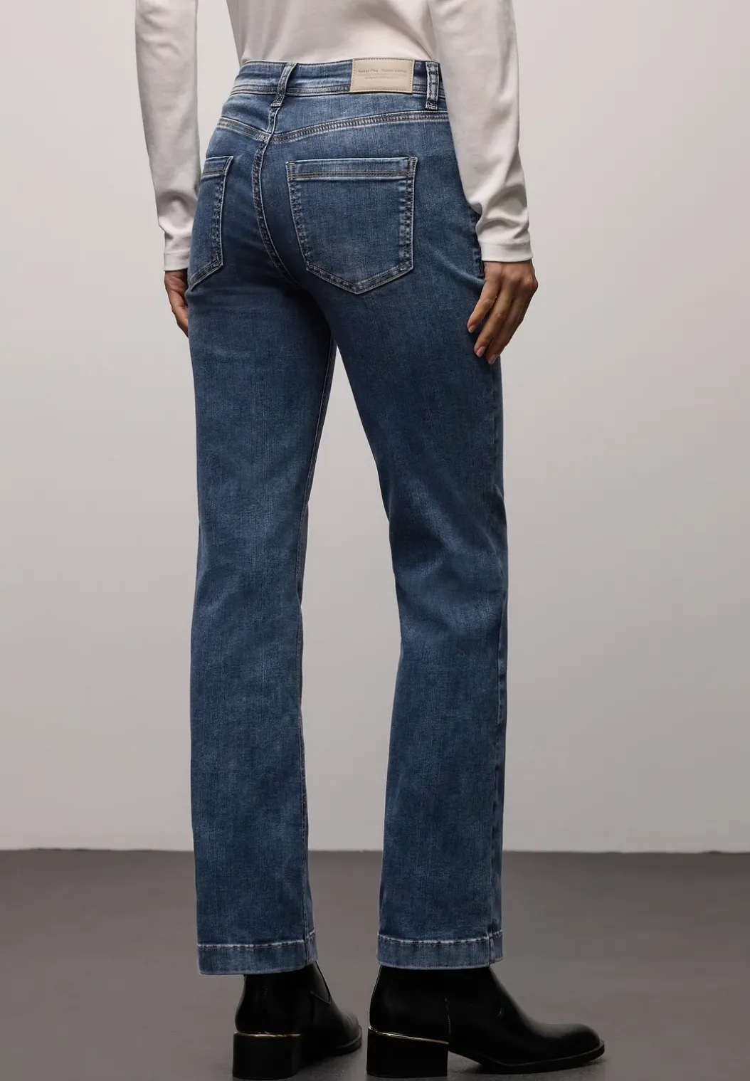Bootcut jeans