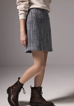Bouclé rok