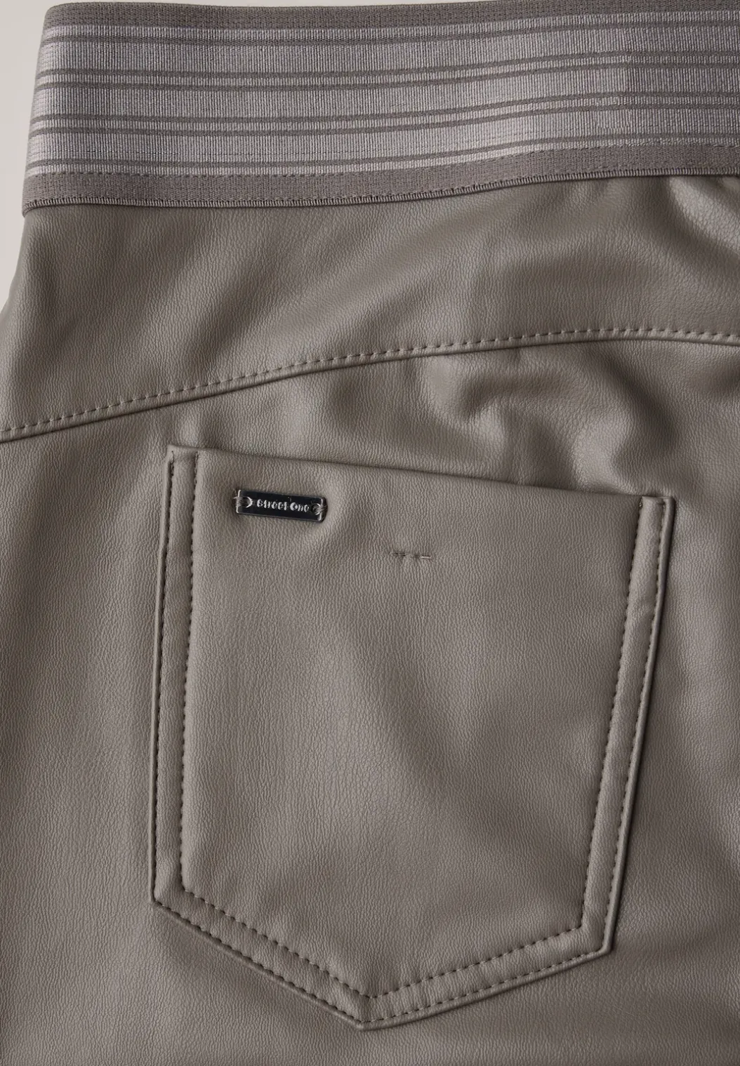 Broek met coating