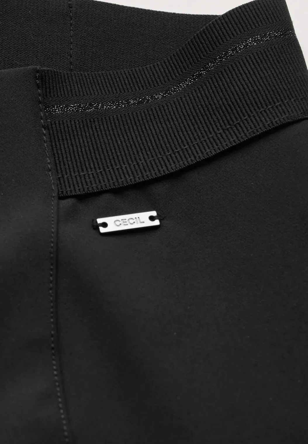 Broek met glitterdetails