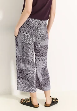 Broek met patchworkprint