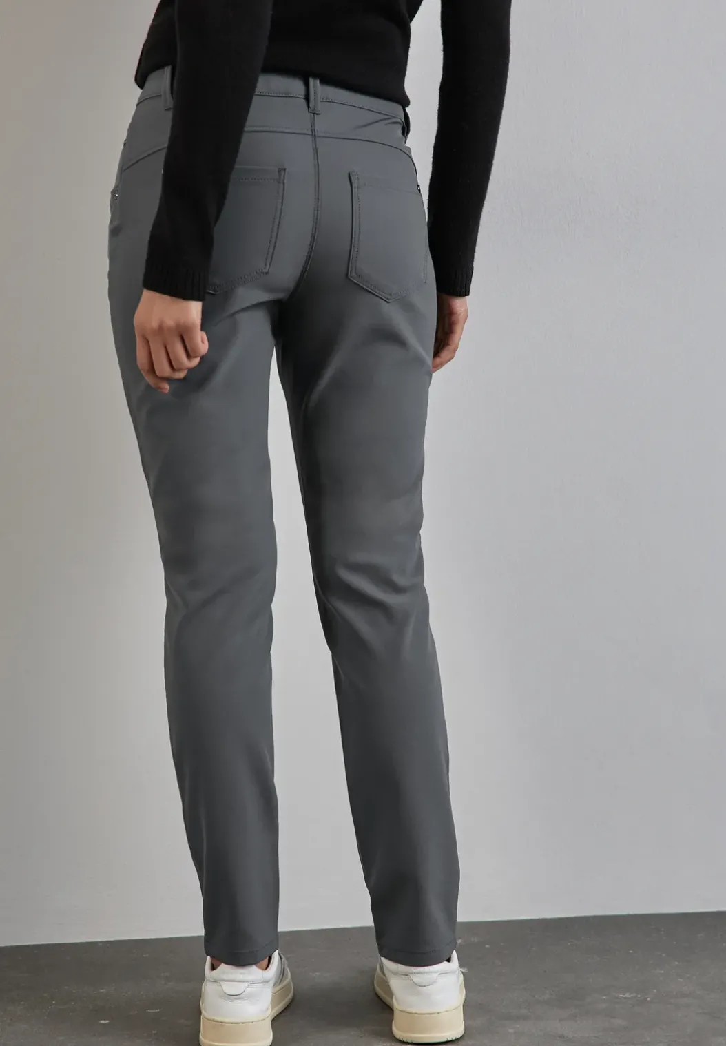 Broek met ritsdetails