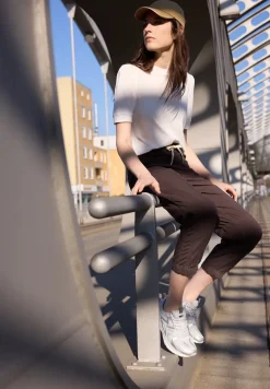 Broek met taps toelopende pijpen