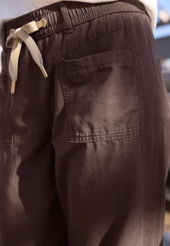 Broek met taps toelopende pijpen