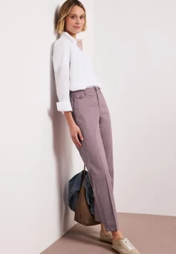 Casual fit chino's in een zachte stof