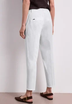Casual fit chino's in een zachte stof