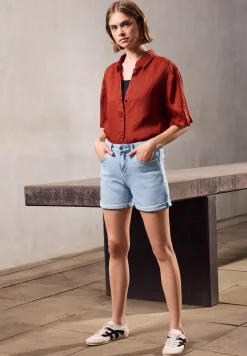 Casual fit denim shorts