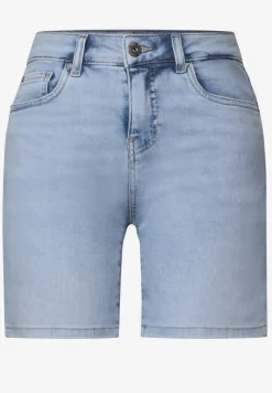 Casual fit denim shorts