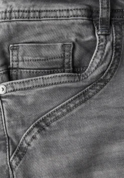 Casual fit denim shorts